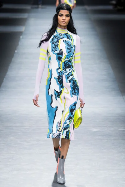 Look 43